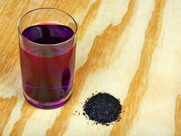 Ang paggamit ng potassium permanganate para sa mga kamatis