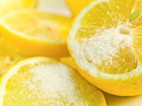 Tinutulungan ng asukal na panatilihing sariwa ang lemon sa loob ng anim na buwan