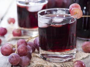 Mga pamamaraan para sa paghahanda ng grape juice