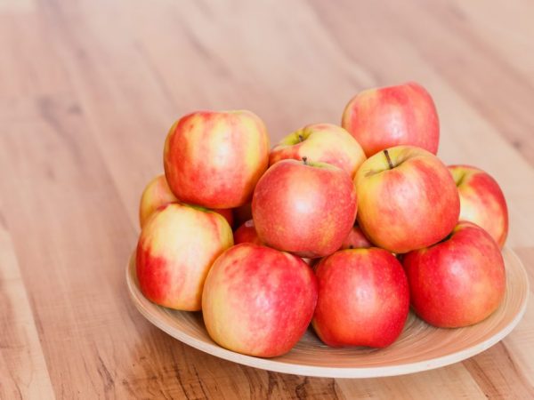 Apples will be very juicy with good watering.