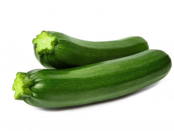 Naglalaman ang Zucchini ng maraming mga kapaki-pakinabang na elemento.